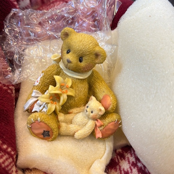Cherished Teddies “Lilies Bloom With Petals Of Hope“ Lily 202959 LIKE NEW!! - Picture 1 of 6
